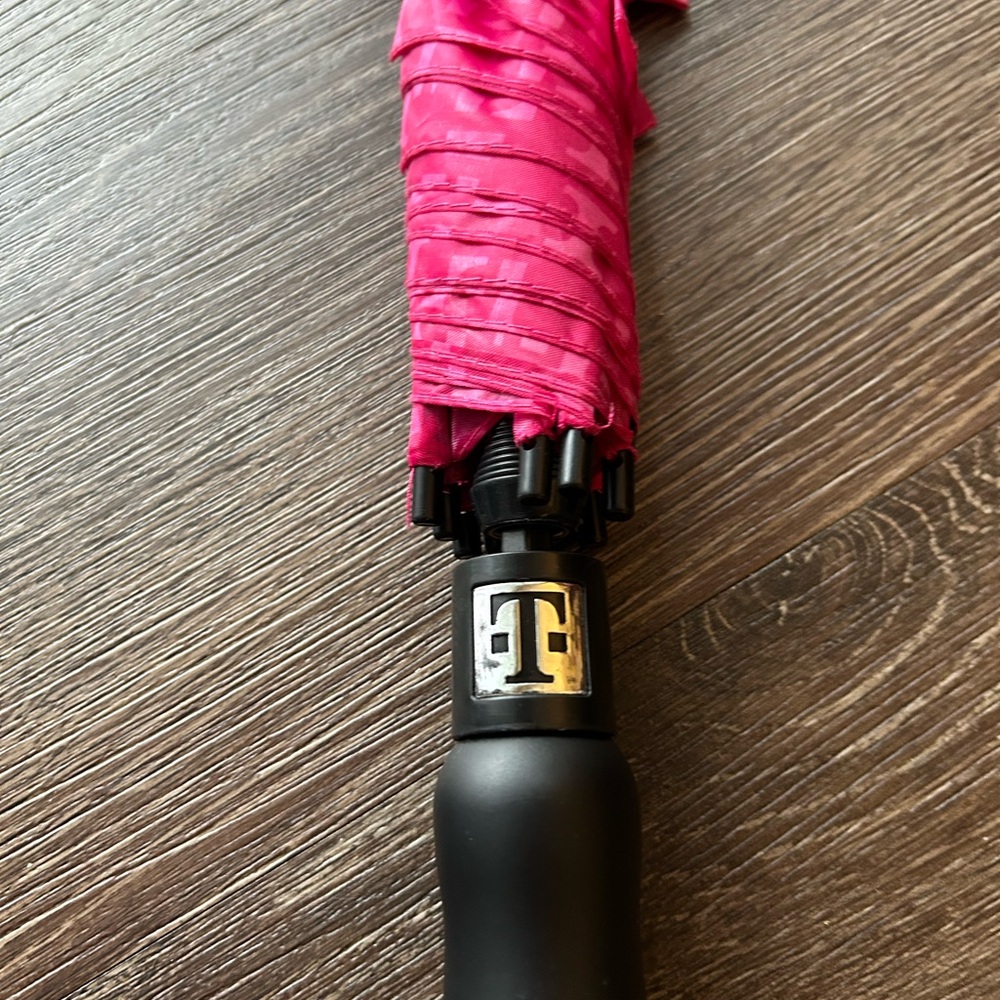 T Mobile Pink and Black Umbrella